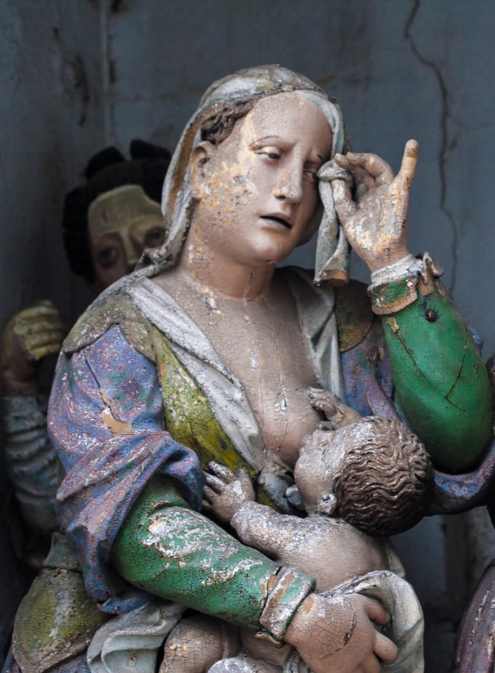 Stations of the Cross, mourner, Guimarães