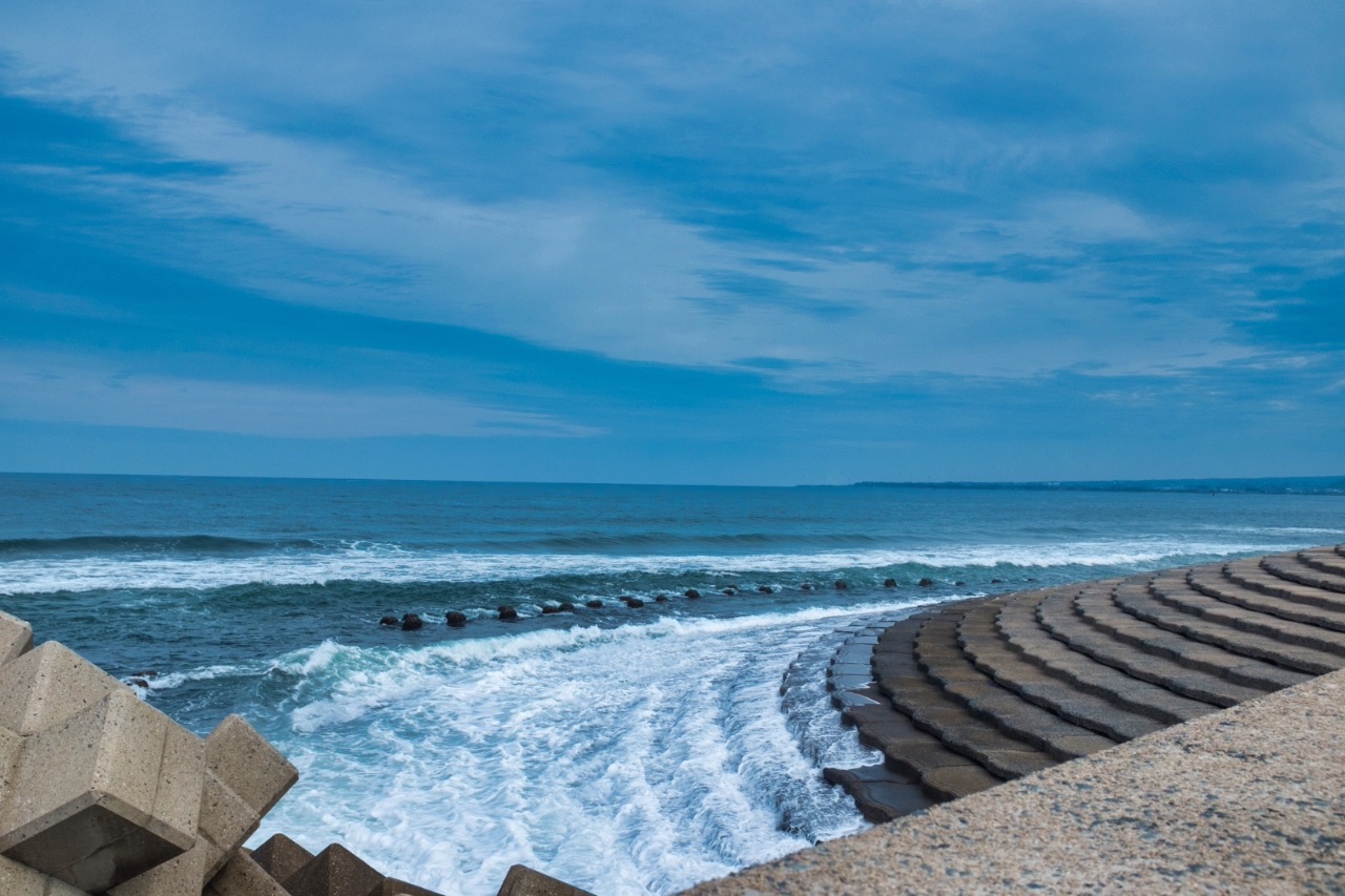 5 – Sea promenade, Japan